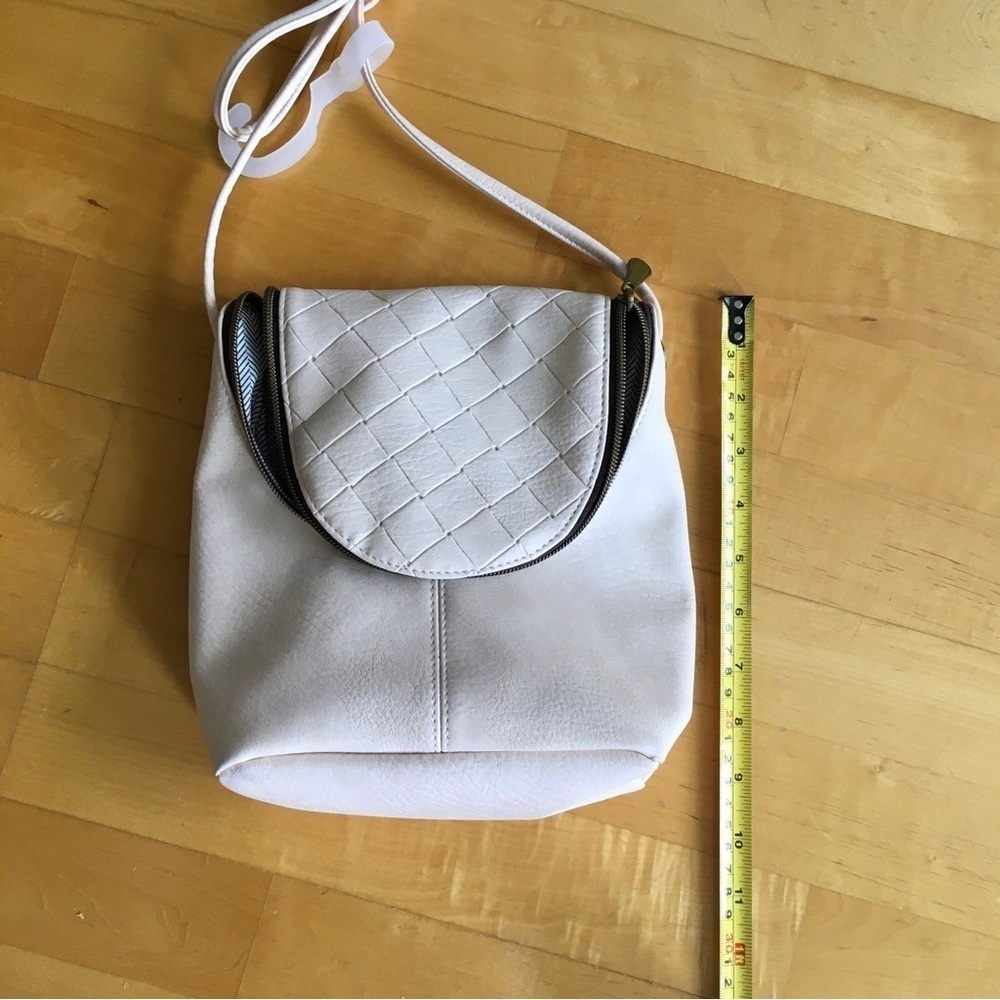 Quilted Crossbody Bag, Cream with Black, White Abstract Print Interior - Picture 12 of 16